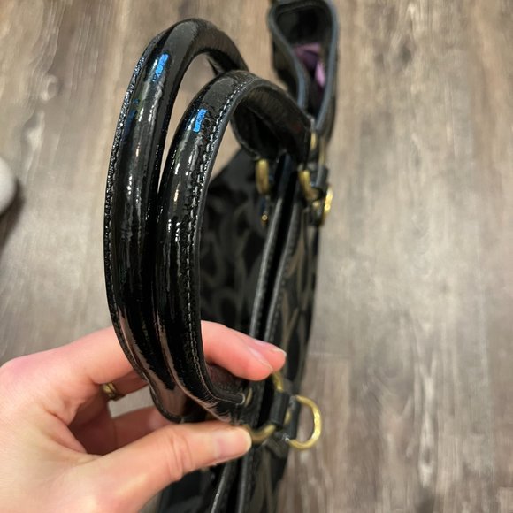 Authentic Large Coach Black  Handbag with Shoulder Strap - Picture 3 of 11